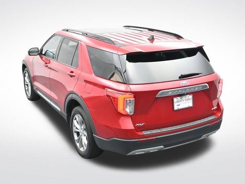 Used 2022 Ford Explorer XLT w/ Equipment Group 202A AWD/4WD image 29