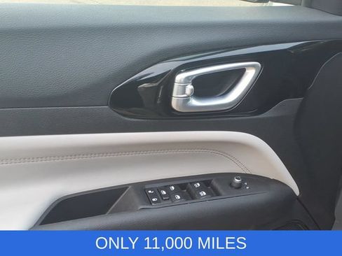 Used 2024 Jeep Compass Limited AWD/4WD image 9