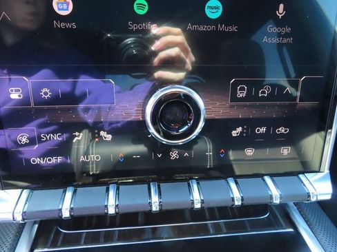 Used 2025 GMC Sierra EV Denali image 32