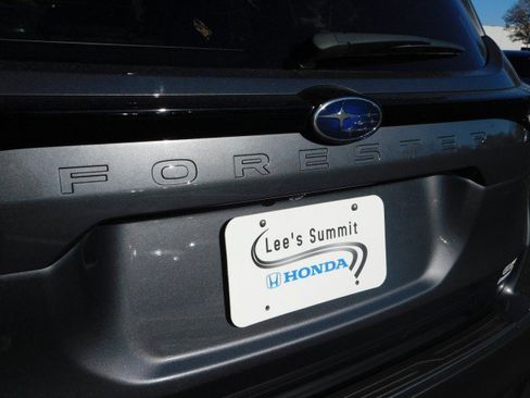 Used 2025 Subaru Forester Premium w/ Convenience Package #1 image 5