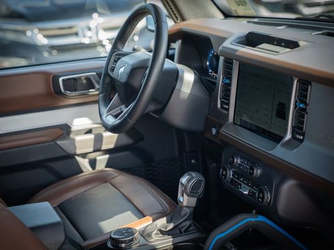 Used 2023 Ford Bronco Outer Banks AWD/4WD image 12