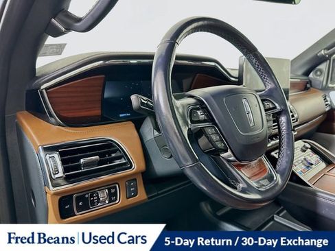 Certified 2023 Lincoln Navigator L Reserve image 11