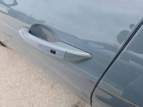 Used 2022 Hyundai Elantra Blue FWD image 6