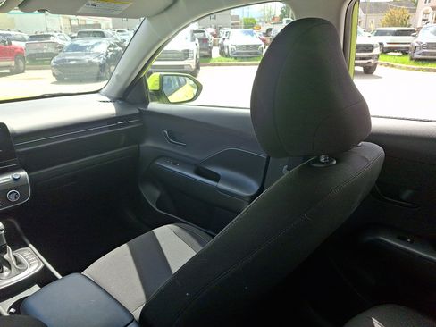 Certified 2025 Hyundai Kona SE AWD/4WD image 16