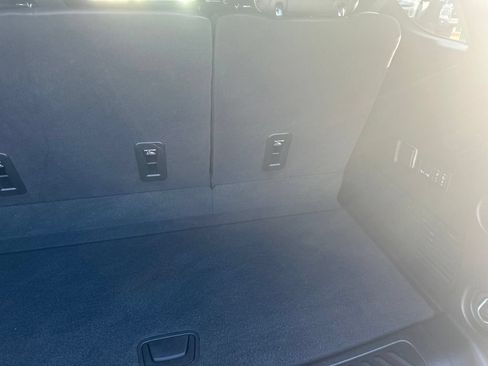 Used 2025 GMC Yukon Elevation AWD/4WD image 21