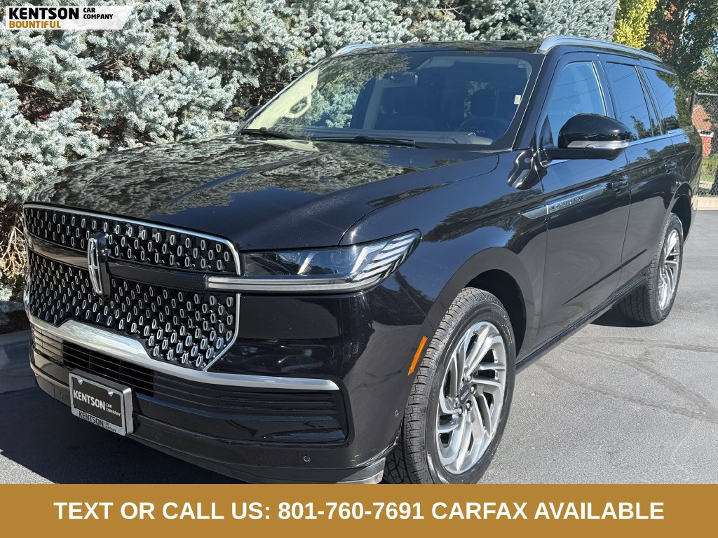 Used 2025 Lincoln Navigator Reserve AWD/4WD image 3