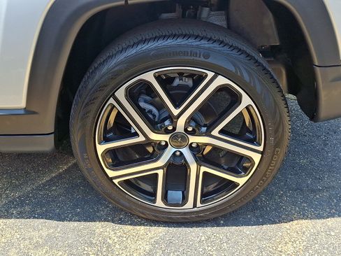 Used 2025 Jeep Compass Limited AWD/4WD image 31