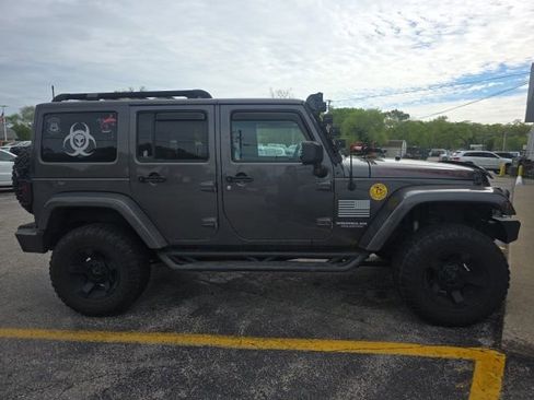 Used 2016 Jeep Wrangler Unlimited Rubicon w/ Connectivity Group AWD/4WD image 1