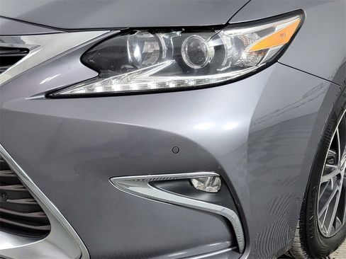 Used 2016 Lexus ES 350 w/ Premium Package w/Wood Trim image 13