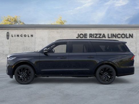 New 2026 Lincoln Navigator L Reserve image 3