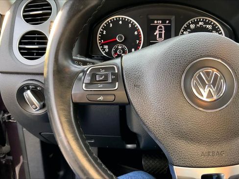 Used 2016 Volkswagen Tiguan S image 22