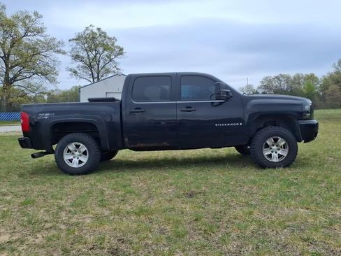 Used 2007 Chevrolet Silverado 1500 LT w/ 1LT Convenience Package AWD/4WD image 8