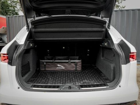 New 2026 Jaguar F-PACE R-Dynamic S image 9