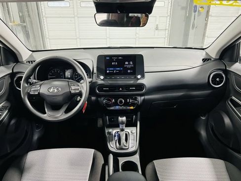Used 2022 Hyundai Kona SE w/ Cargo Package image 4