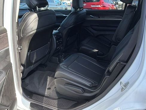 Used 2023 Jeep Grand Cherokee L Limited w/ Luxury Tech Group II image 22