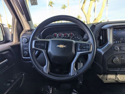 Used 2020 Chevrolet Silverado 1500 LT image 24