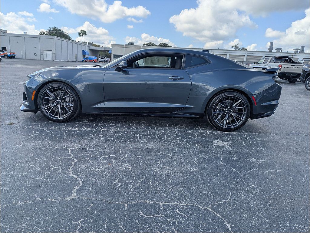 Used 2020 Chevrolet Camaro ZL1 RWD image 5