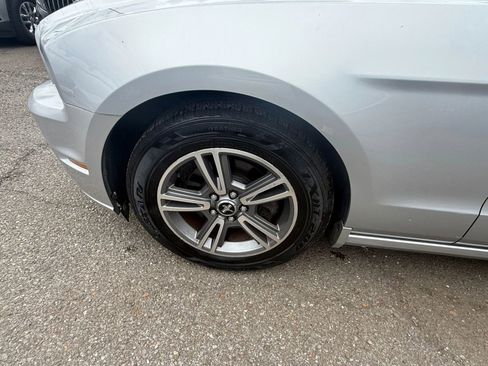 Used 2013 Ford Mustang Premium image 9