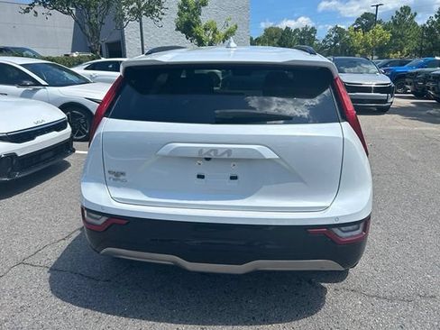Used 2023 Kia Niro Wave FWD image 4