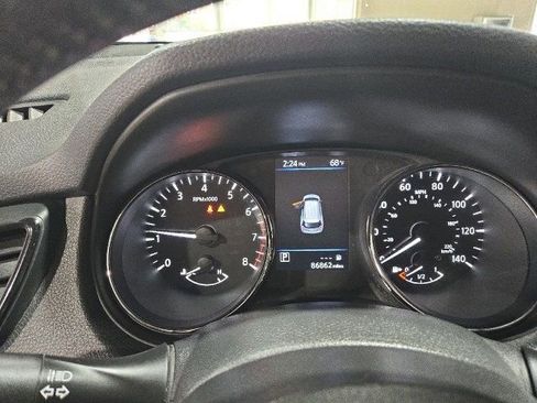 Used 2019 Nissan Rogue SL w/ Premium Package image 16