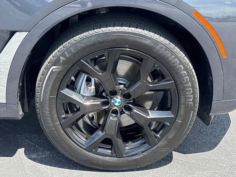 Used 2021 BMW X7 xDrive40i w/ Premium Package AWD/4WD image 32