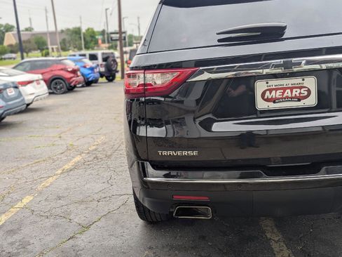 Used 2019 Chevrolet Traverse Premier w/ LPO, Black Accent Package AWD/4WD image 15