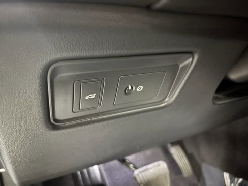 Used 2016 Land Rover Range Rover Sport SE image 17