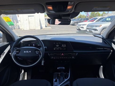 Used 2026 Kia Niro LX FWD image 31