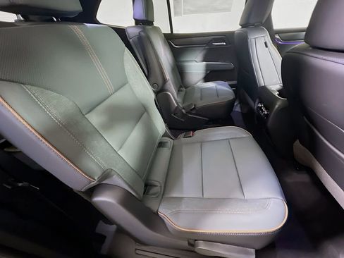 New 2026 GMC Acadia AT4 w/ Luxury Package AWD/4WD image 20