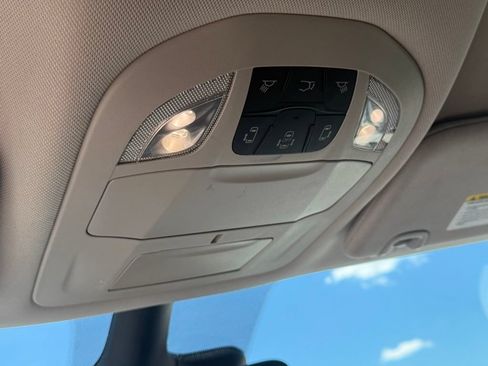 Used 2024 Chrysler Pacifica Touring-L FWD image 27