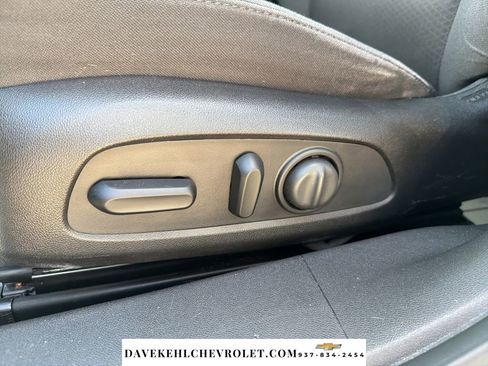 Used 2018 Chevrolet Malibu LT FWD image 11