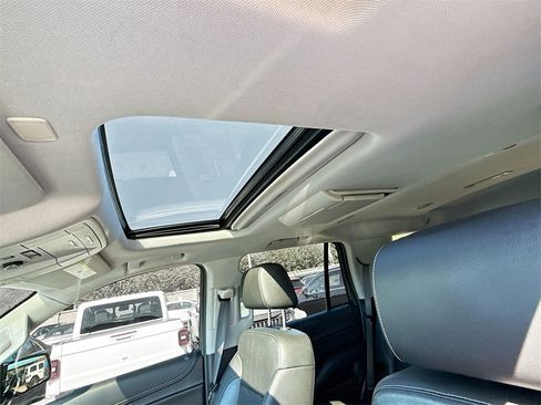 Used 2020 GMC Yukon SLT w/ Open Road Package image 24