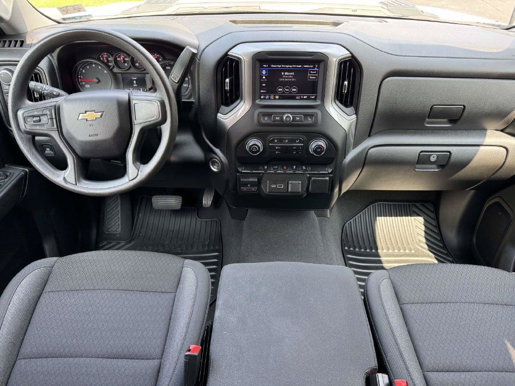 Used 2024 Chevrolet Silverado 2500 Custom w/ Custom Convenience Package AWD/4WD image 3