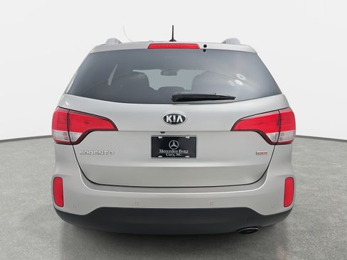 Used 2014 Kia Sorento LX image 6