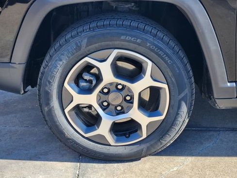 Used 2022 Jeep Compass Trailhawk w/ Trailhawk Elite Group image 10