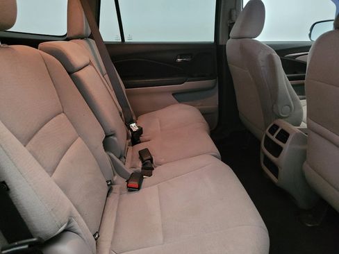 Used 2017 Honda Pilot LX image 19