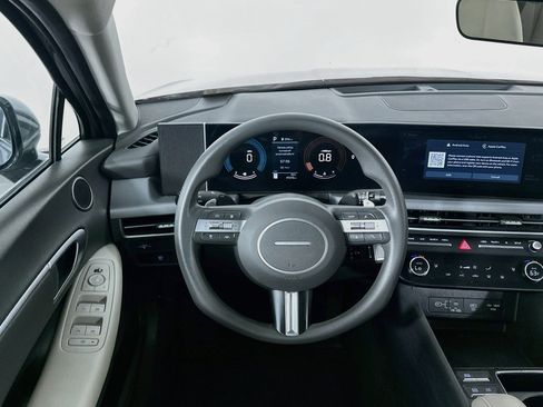 Used 2025 Hyundai Sonata SEL FWD image 18