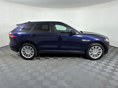 Used 2017 Jaguar F-PACE Premium image 8