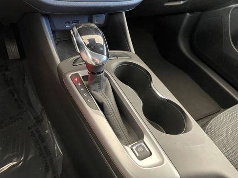 Used 2025 Buick Envista Preferred image 41