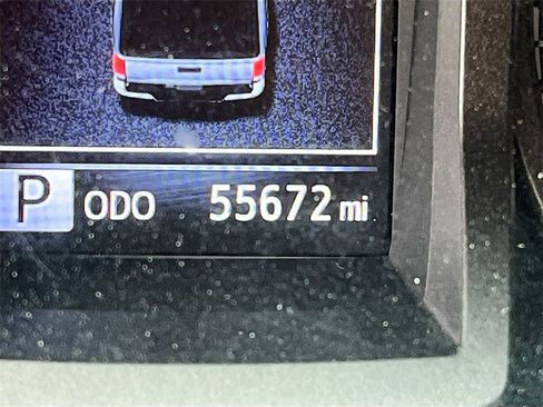 Used 2022 Toyota Tacoma TRD Sport image 12