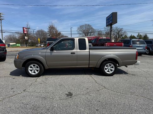 Used 2003 Nissan Frontier XE image 4