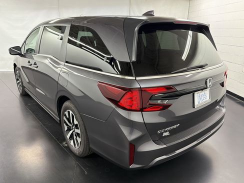 New 2026 Honda Odyssey EX-L image 3