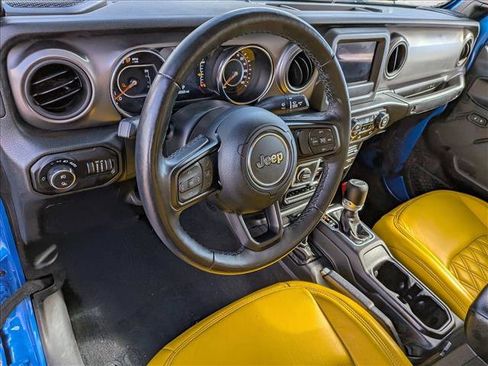 Used 2022 Jeep Gladiator Willys image 10