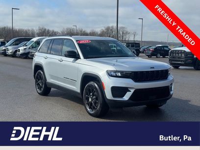 Used 2025 Jeep Grand Cherokee Altitude