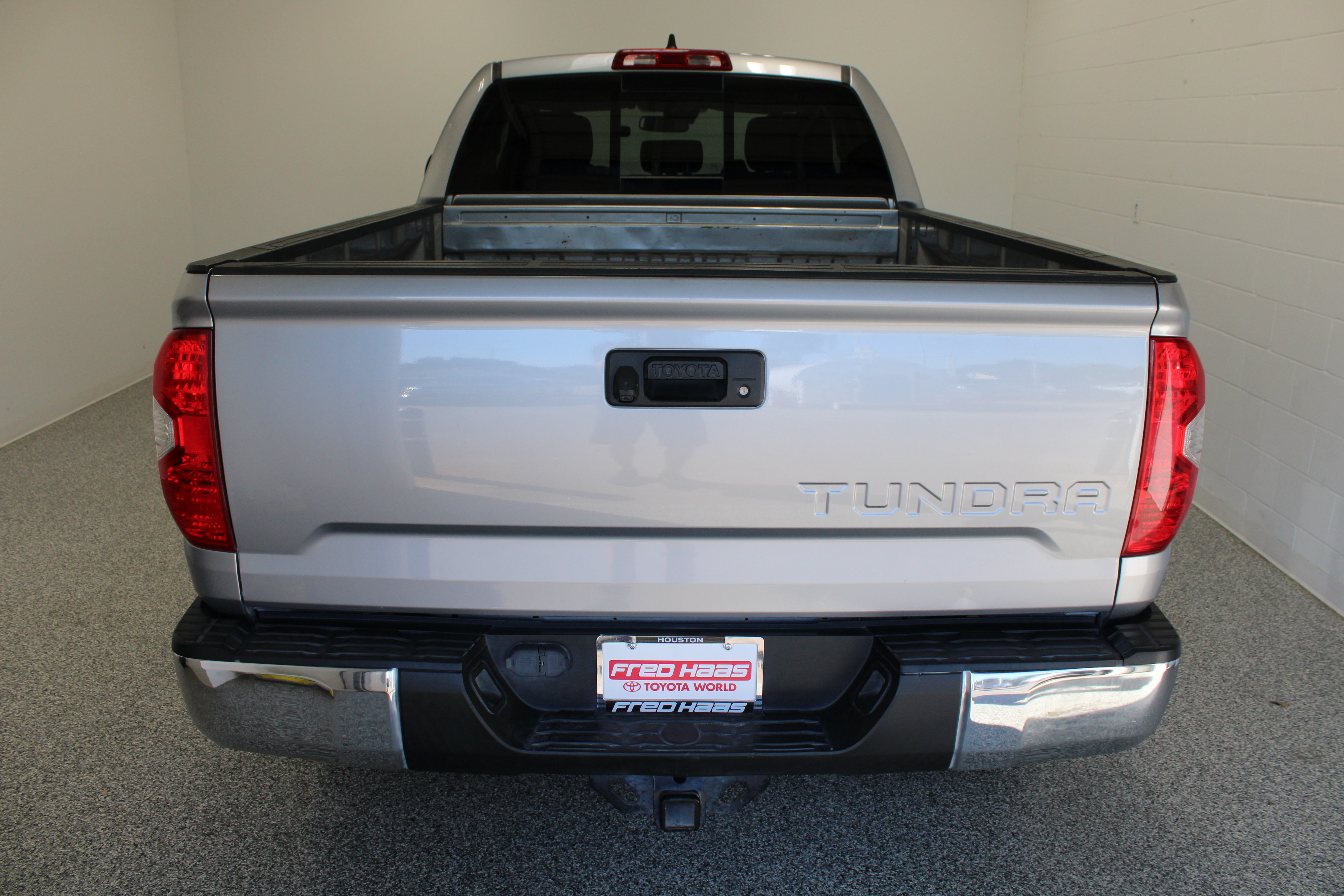 Used 2020 Toyota Tundra SR5 w/ SR5 Upgrade Package RWD image 8