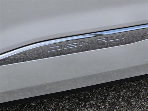 Used 2023 GMC Acadia Denali w/ Denali Ultimate Package image 48