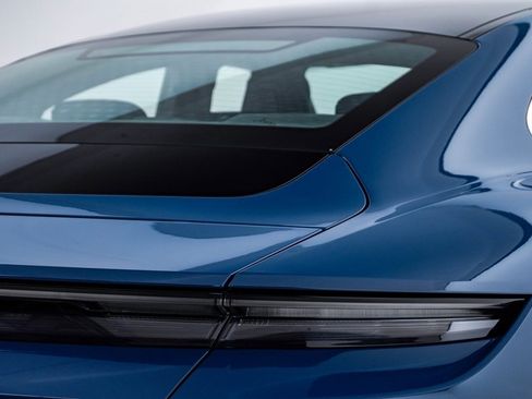 Used 2022 Porsche Taycan 4S image 12