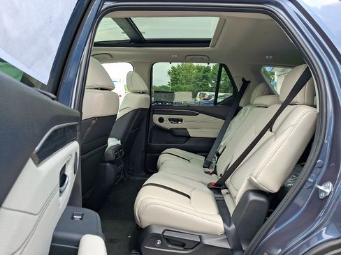 New 2026 Honda Pilot Touring image 5