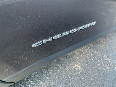Certified 2020 Jeep Cherokee Limited AWD/4WD image 3