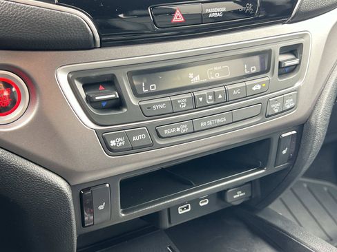 Used 2024 Honda Passport EX-L image 15
